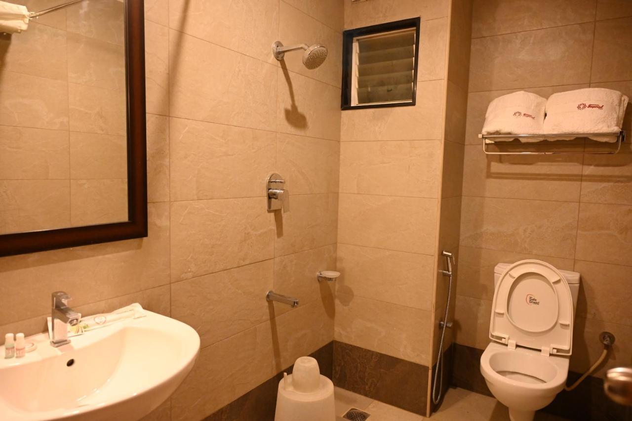 Hotel Sms Grand Imperial ฮอร์นีเบ็ชวา ภายนอก รูปภาพ