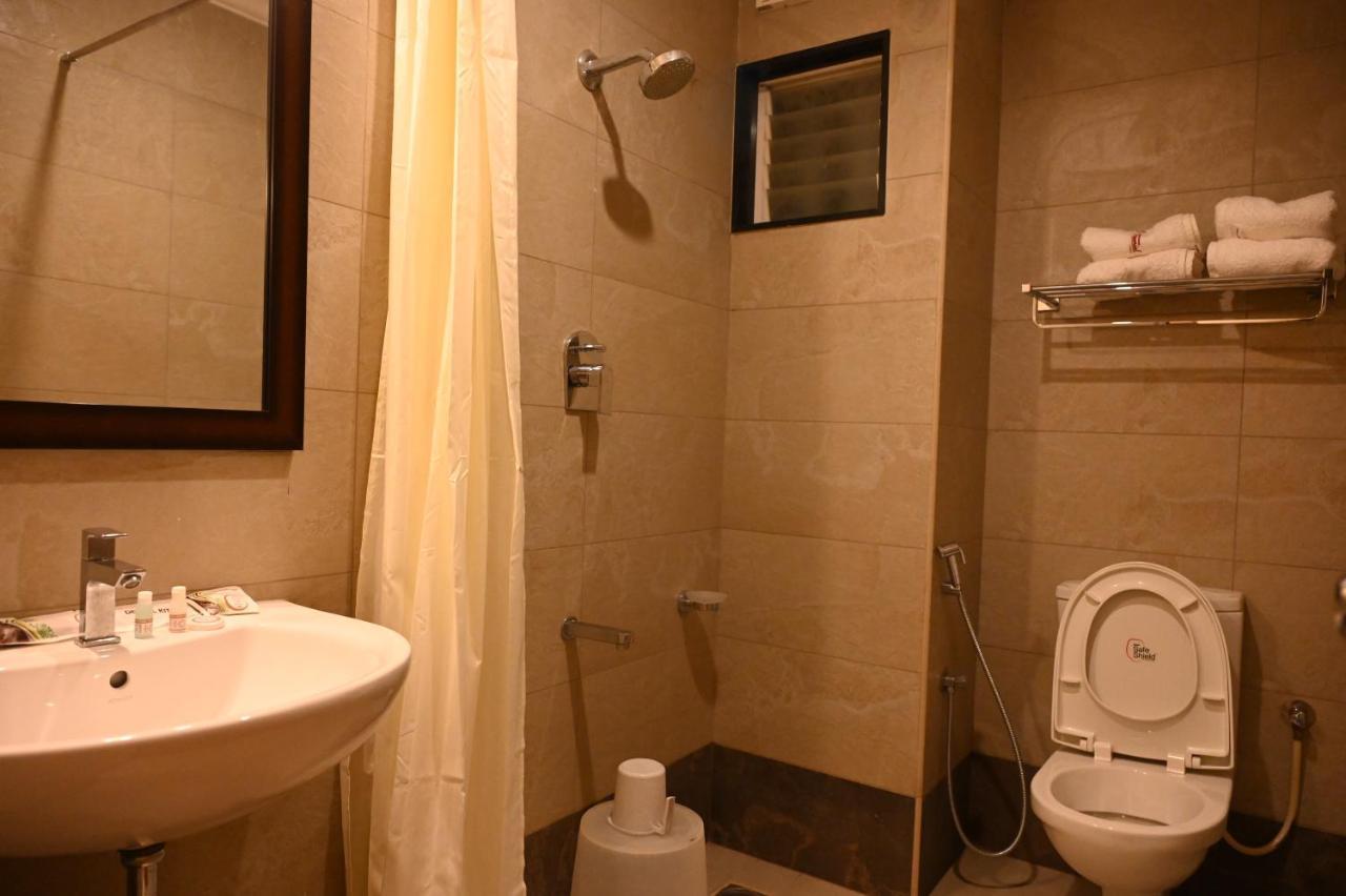 Hotel Sms Grand Imperial ฮอร์นีเบ็ชวา ภายนอก รูปภาพ