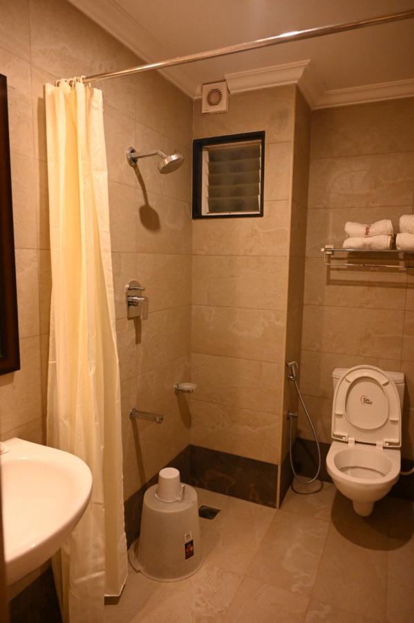 Hotel Sms Grand Imperial ฮอร์นีเบ็ชวา ภายนอก รูปภาพ