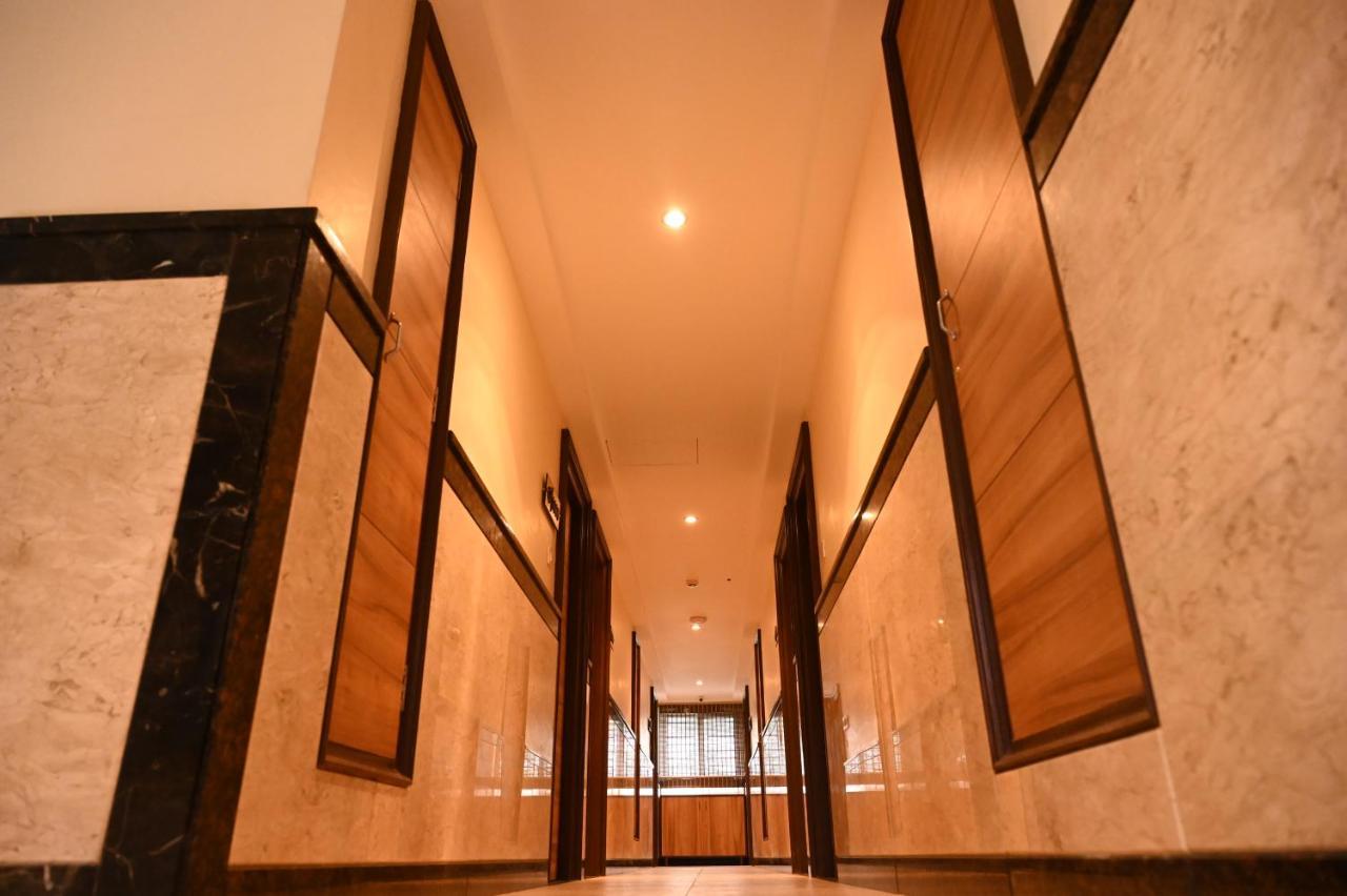 Hotel Sms Grand Imperial ฮอร์นีเบ็ชวา ภายนอก รูปภาพ