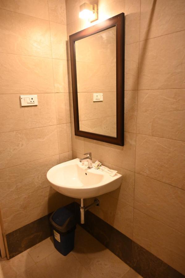 Hotel Sms Grand Imperial ฮอร์นีเบ็ชวา ภายนอก รูปภาพ